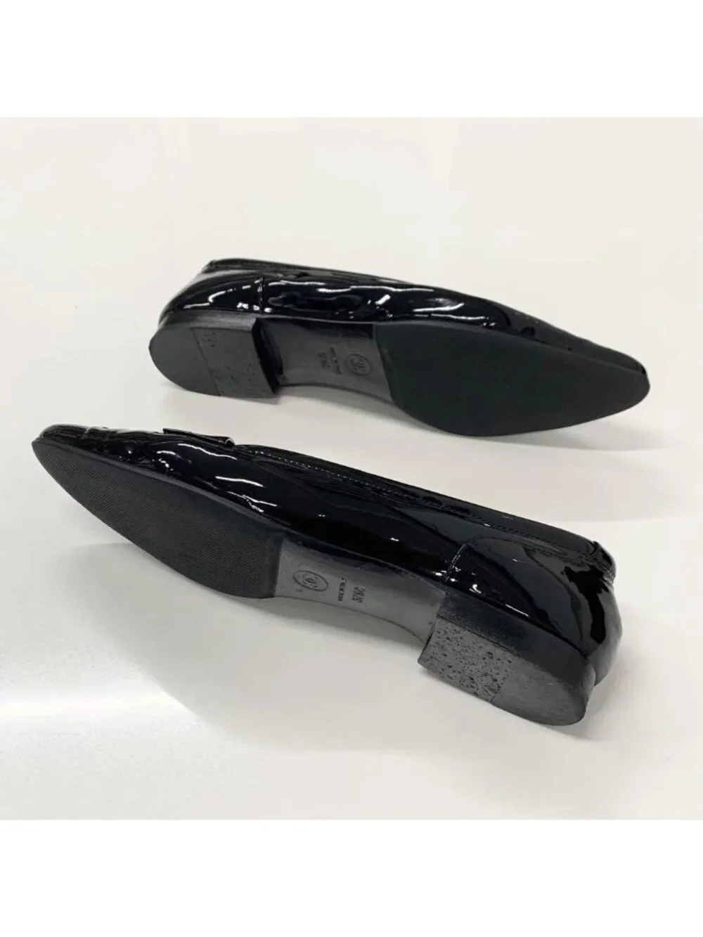 Chanel CC Logo Patent Loafers Black - Picture 6 of 10